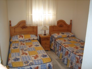 APARTAMENTO IDEAL EN 1 LINEA DE PLAYA DE DOS DORMITORIOS CON VIST (3) 